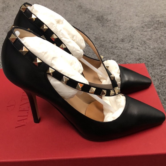 Women’s Valentino Garavani black leather pumps - Picture 2 of 11